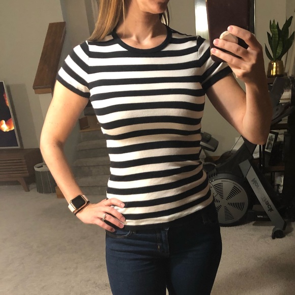 GAP Tee - Picture 2 of 2